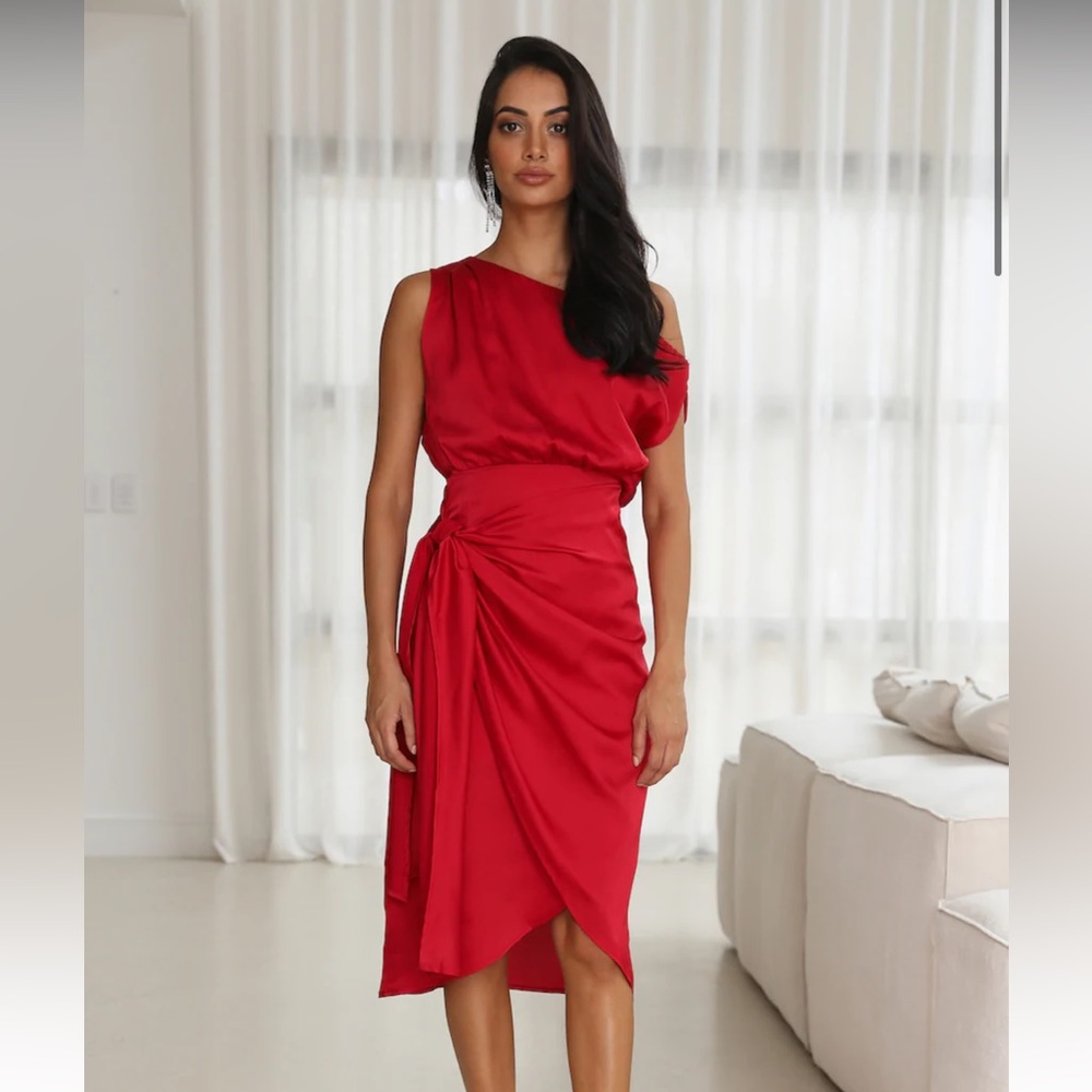 Hello Molly Red Midi Dress